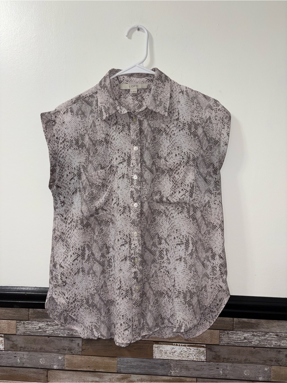 LOFT Neutral Snake-Print Sleeveless Button Front Blouse Size XS